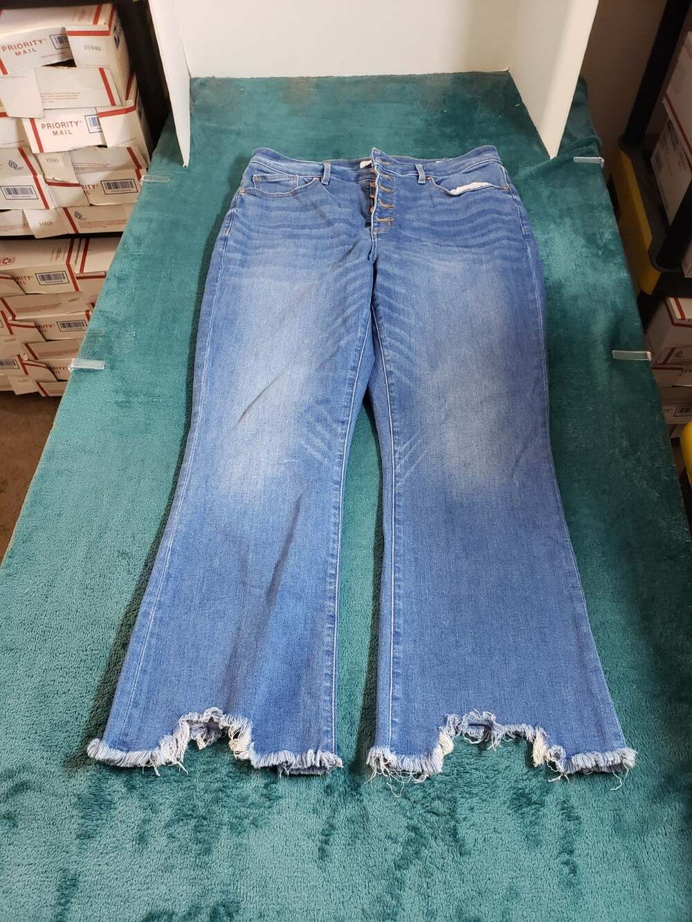 Loft Jeans Size 12 Womens Blue Stretch Fray Hem High Rise Curvy Bootcut Crop